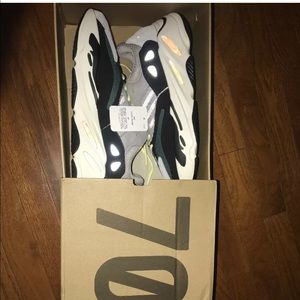 Yeezy 700 ‘Wave Runner’ Size 11